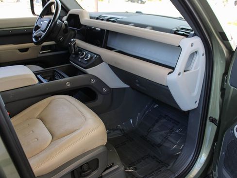 Used 2021 Land Rover Defender 110 SE image 20