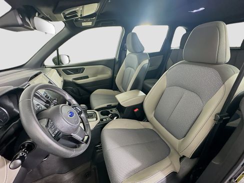 Used 2025 Subaru Forester Premium AWD/4WD image 13