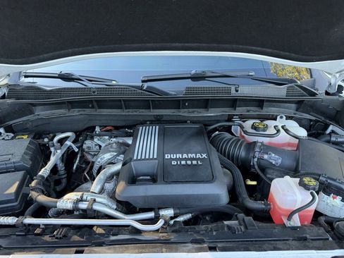 Used 2023 GMC Sierra 1500 AT4 w/ Technology Package image 13