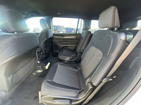 New 2025 Jeep Grand Cherokee L Laredo w/ Luxury Tech Group I image 22