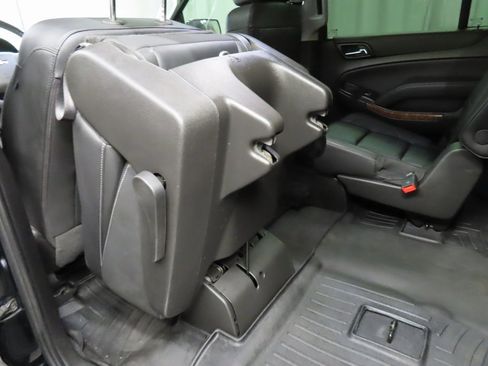 Used 2019 Chevrolet Suburban Premier image 58