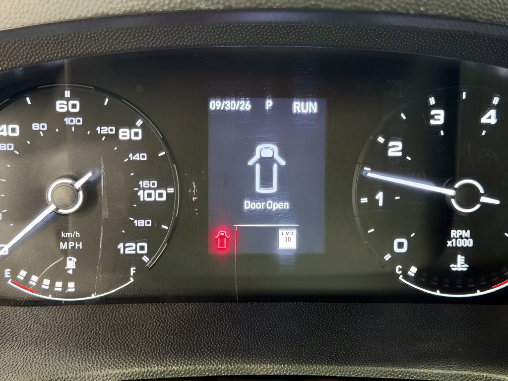 Used 2025 RAM ProMaster 2500 w/ Convenience Group FWD image 16