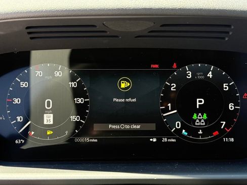 Certified 2025 Land Rover Discovery Dynamic SE AWD/4WD image 19