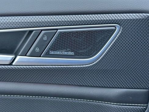 New 2026 Volkswagen Atlas Cross Sport SEL Premium R-Line image 22