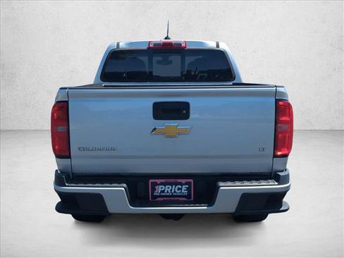 Used 2017 Chevrolet Colorado LT w/ LT Convenience Package RWD image 7