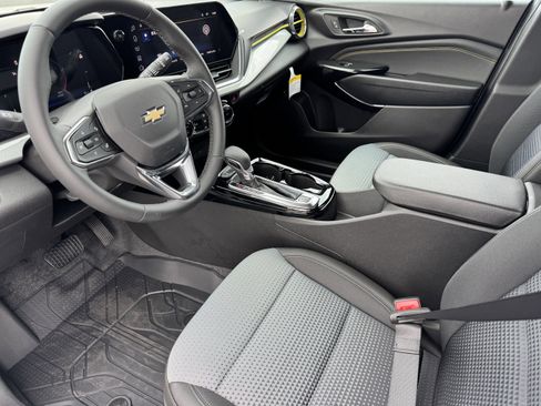 New 2025 Chevrolet Trax LT w/ LT Convenience Package image 8