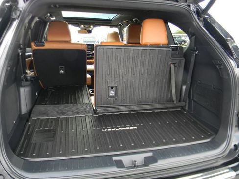 Used 2022 Toyota Highlander Platinum AWD/4WD image 28