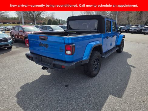Used 2022 Jeep Gladiator Willys image 5