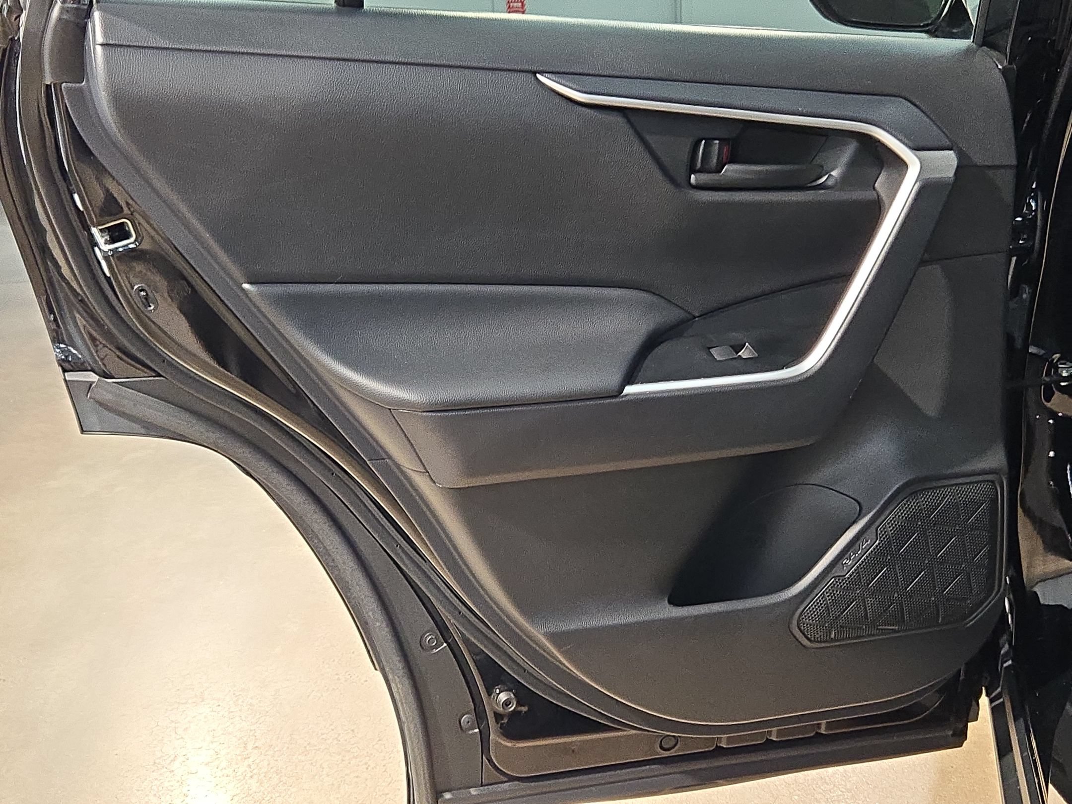 Used 2024 Toyota RAV4 LE AWD/4WD image 32