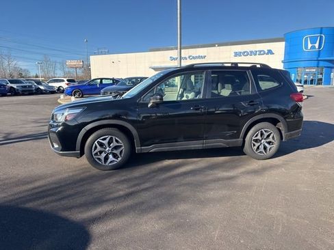 Used 2019 Subaru Forester Premium image 16