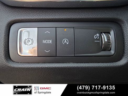 Used 2025 GMC Acadia Elevation FWD image 13