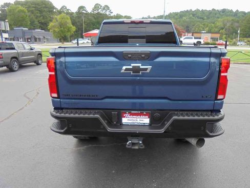 Used 2025 Chevrolet Silverado 2500 LTZ w/ Trail Boss Package AWD/4WD image 4