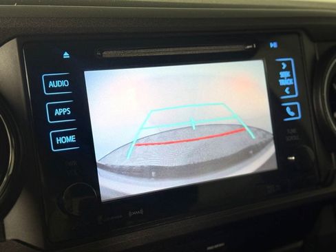 Used 2019 Toyota Tacoma TRD Sport w/ Technology Package AWD/4WD image 15