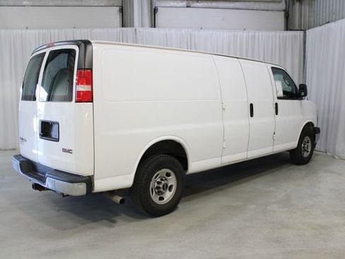 Used 2018 GMC Savana 2500 Extended RWD image 32