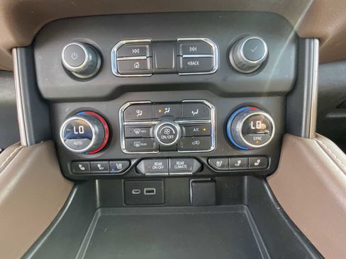 Certified 2023 Chevrolet Suburban High Country image 35