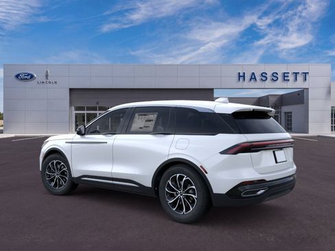 New 2026 Lincoln Nautilus Premier AWD/4WD image 4