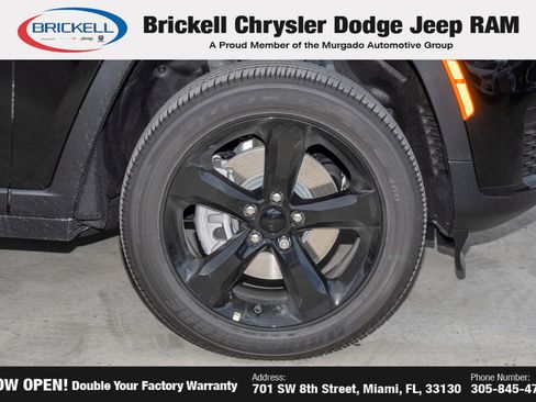 New 2025 Jeep Grand Cherokee L Altitude image 44