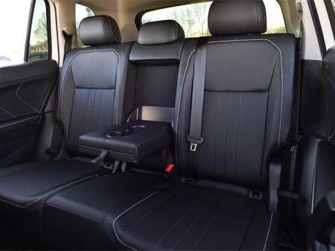 Certified 2023 Volkswagen Tiguan SE image 21