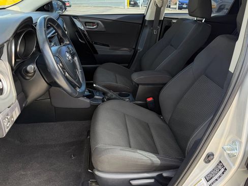 Used 2018 Toyota Corolla iM image 16