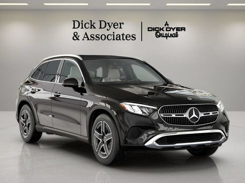 Used 2026 Mercedes-Benz GLC 300 image 5
