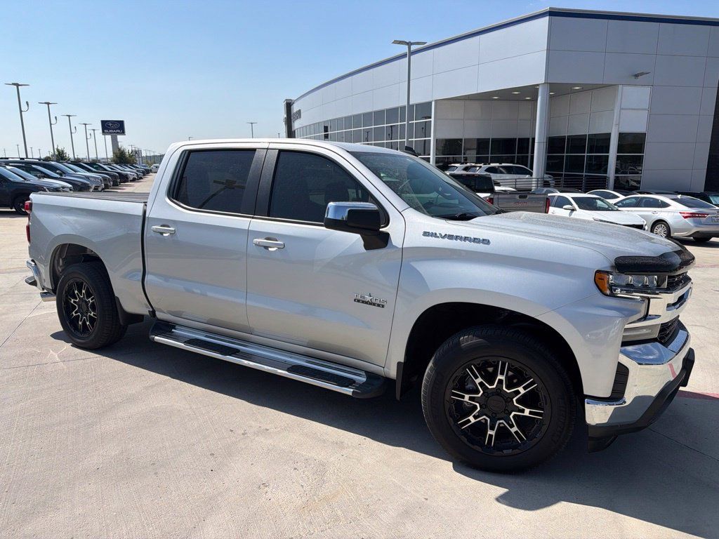 Used 2021 Chevrolet Silverado 1500 LT RWD image 2