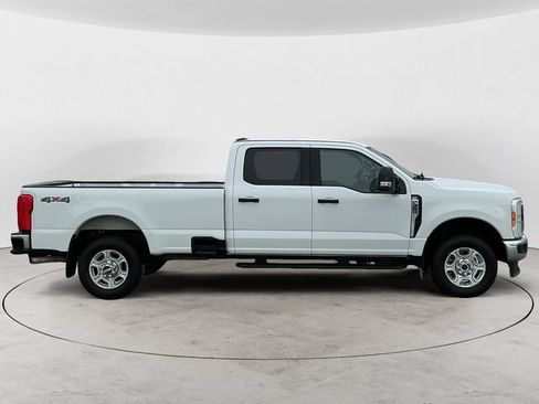 Used 2025 Ford F350 XLT AWD/4WD image 4