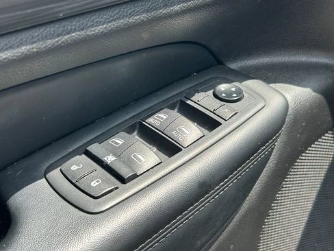 Used 2021 Jeep Grand Cherokee Laredo X AWD/4WD image 23