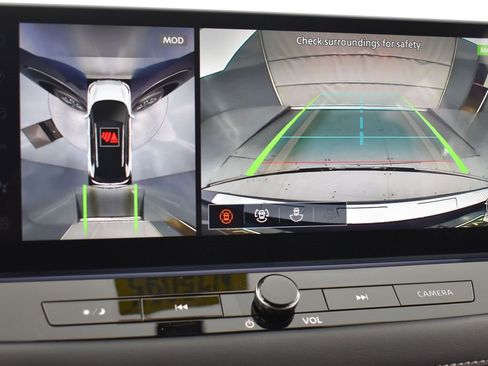 Used 2025 Nissan Rogue Platinum w/ Tech Package image 9