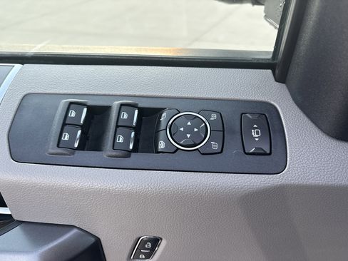 Used 2022 Ford F250 XLT w/ XLT Premium Package image 13