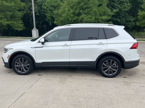 Certified 2023 Volkswagen Tiguan SE FWD image 7