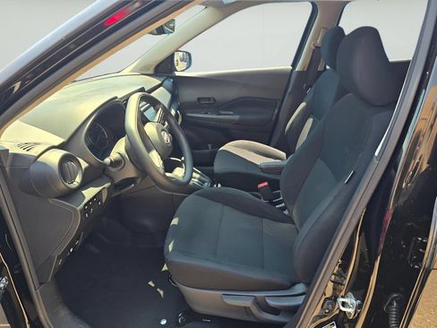 Used 2025 Nissan Kicks Play S w/ Interior Electronics Package FWD image 15