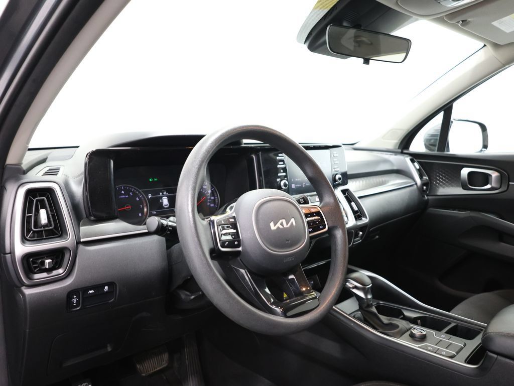 Used 2022 Kia Sorento LX FWD image 15