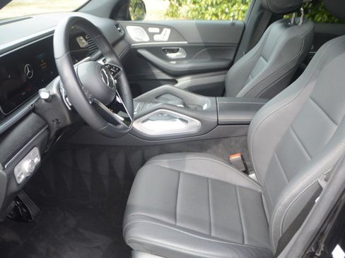 Used 2025 Mercedes-Benz GLE 350 4MATIC w/ AMG Line Exterior image 11