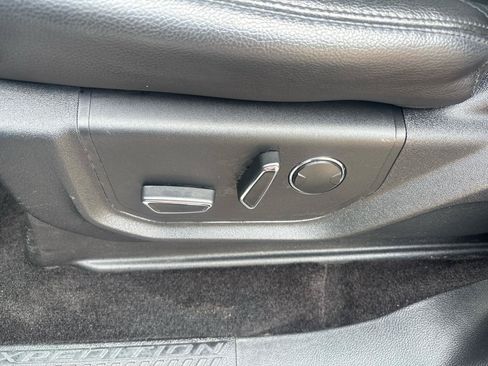 Used 2018 Ford Expedition Max XLT AWD/4WD image 10