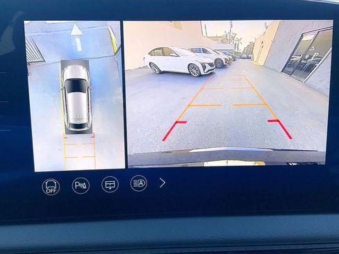 Used 2025 Cadillac Optiq Luxury 1 image 28