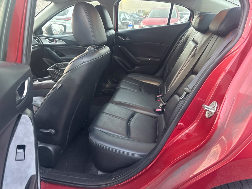 Used 2017 MAZDA MAZDA3 Touring w/ Popular Equipment Package FWD image 5