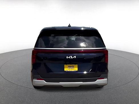 Used 2026 Kia Carnival FWD image 12