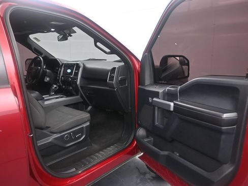 Used 2018 Ford F150 XLT w/ Equipment Group 302A Luxury AWD/4WD image 17