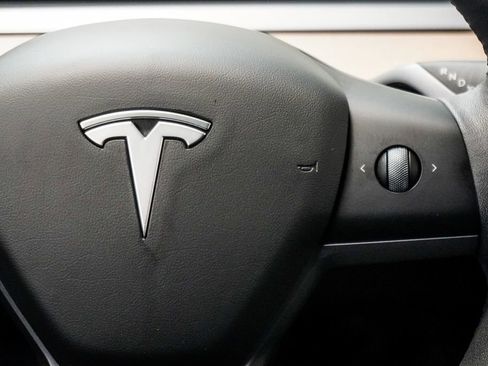 Used 2021 Tesla Model Y Long Range AWD/4WD image 15