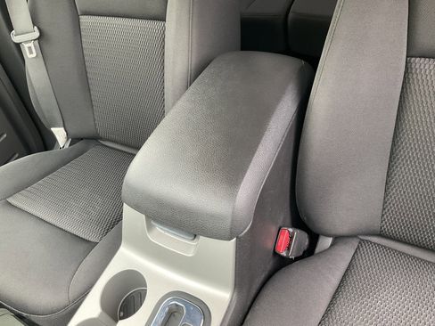 Used 2010 Ford Edge SE image 16