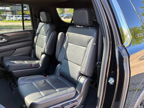 Used 2022 Chevrolet Suburban LT w/ LT Signature Package AWD/4WD image 22