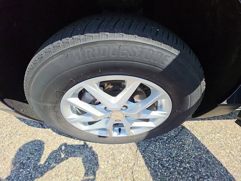 Used 2023 Chevrolet Equinox LT AWD/4WD image 33