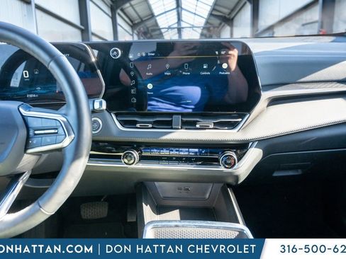 Used 2025 Chevrolet Equinox LT image 8