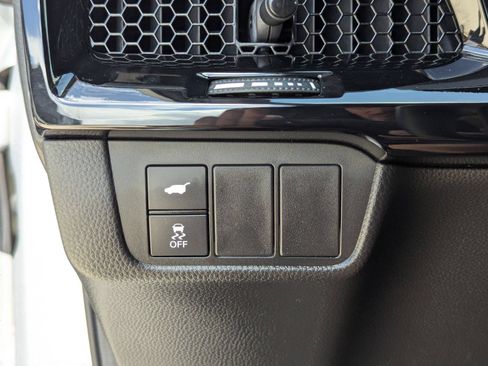 Used 2026 Nissan Rogue S FWD image 29