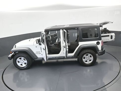 Used 2018 Jeep Wrangler Unlimited Sport S AWD/4WD image 61