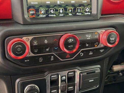 Used 2021 Jeep Wrangler Unlimited Rubicon AWD/4WD image 19