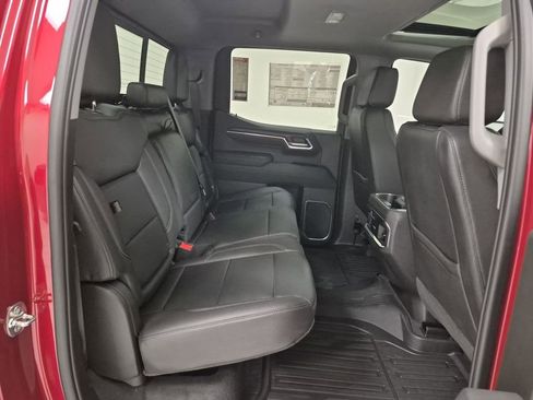 New 2026 GMC Sierra 1500 SLT image 28
