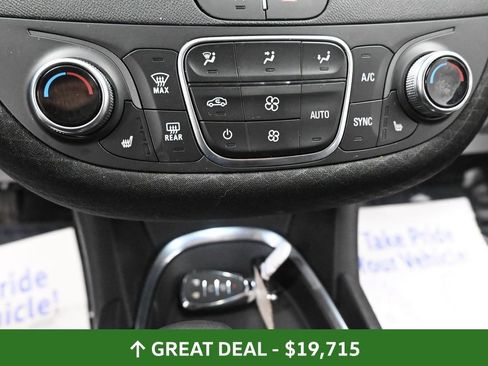 Used 2025 Chevrolet Malibu LT image 40