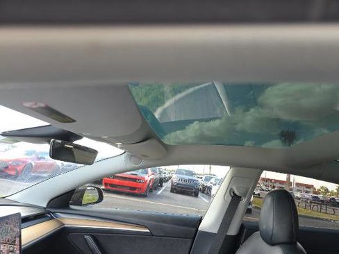 Used 2021 Tesla Model 3 Performance image 13