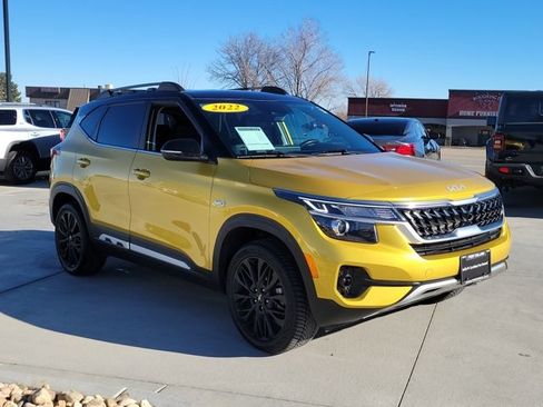 Certified 2022 Kia Seltos Nightfall Edition image 4